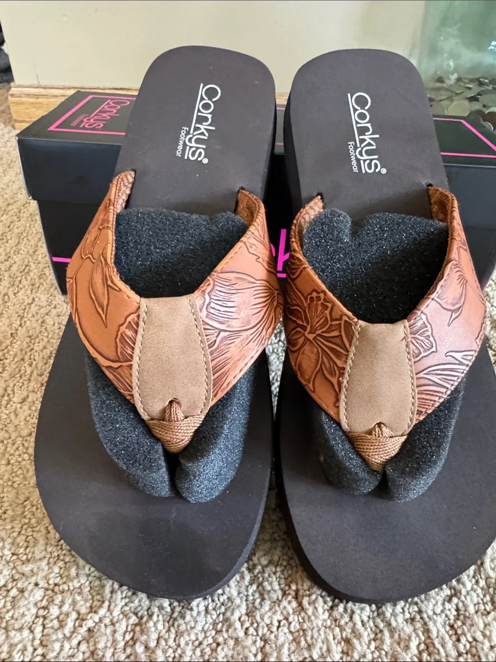 NWT-Corkys Summer Flower Embossed Flip flop Sz 10